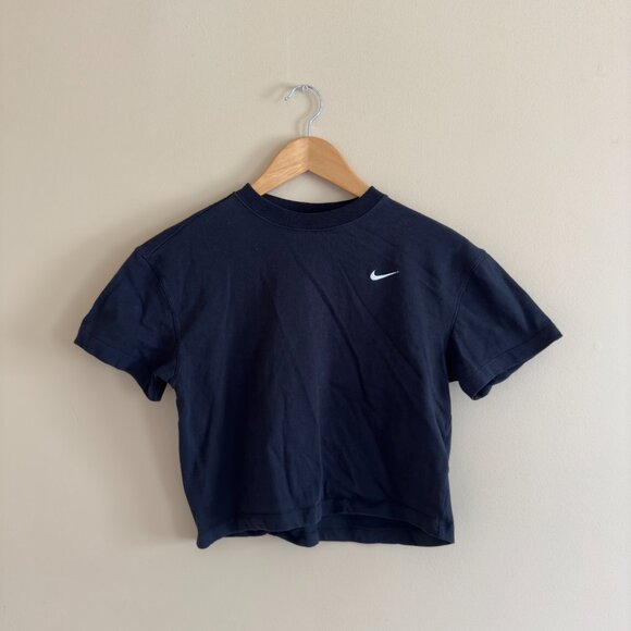 Nike Boxy Short Sleeve Crop Top Crew Neck - Picture 2 of 7